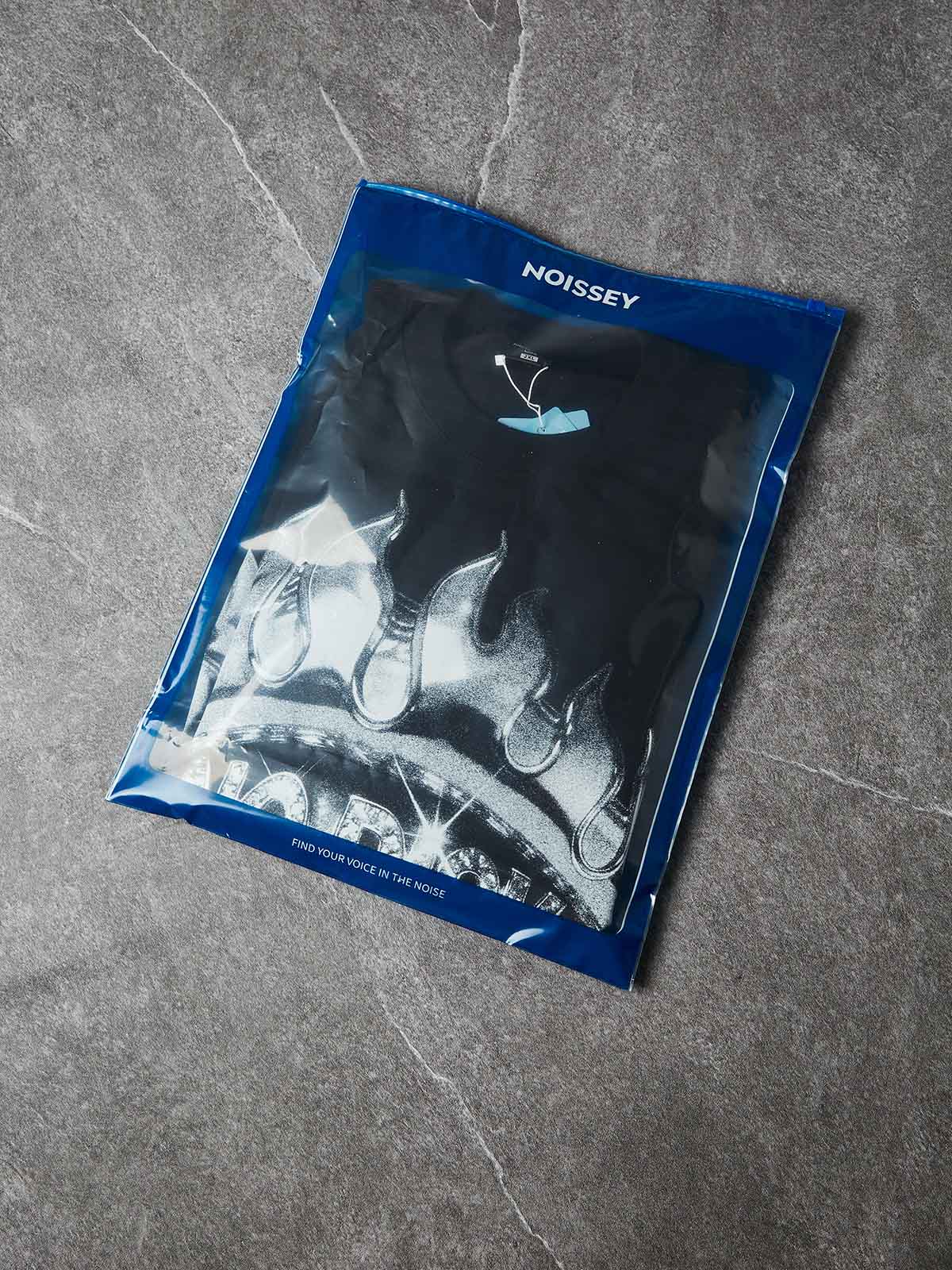 NOISSEY "METAL FLAME" NO RISK NO STORY GRAPHIC OVERSIZED TEE