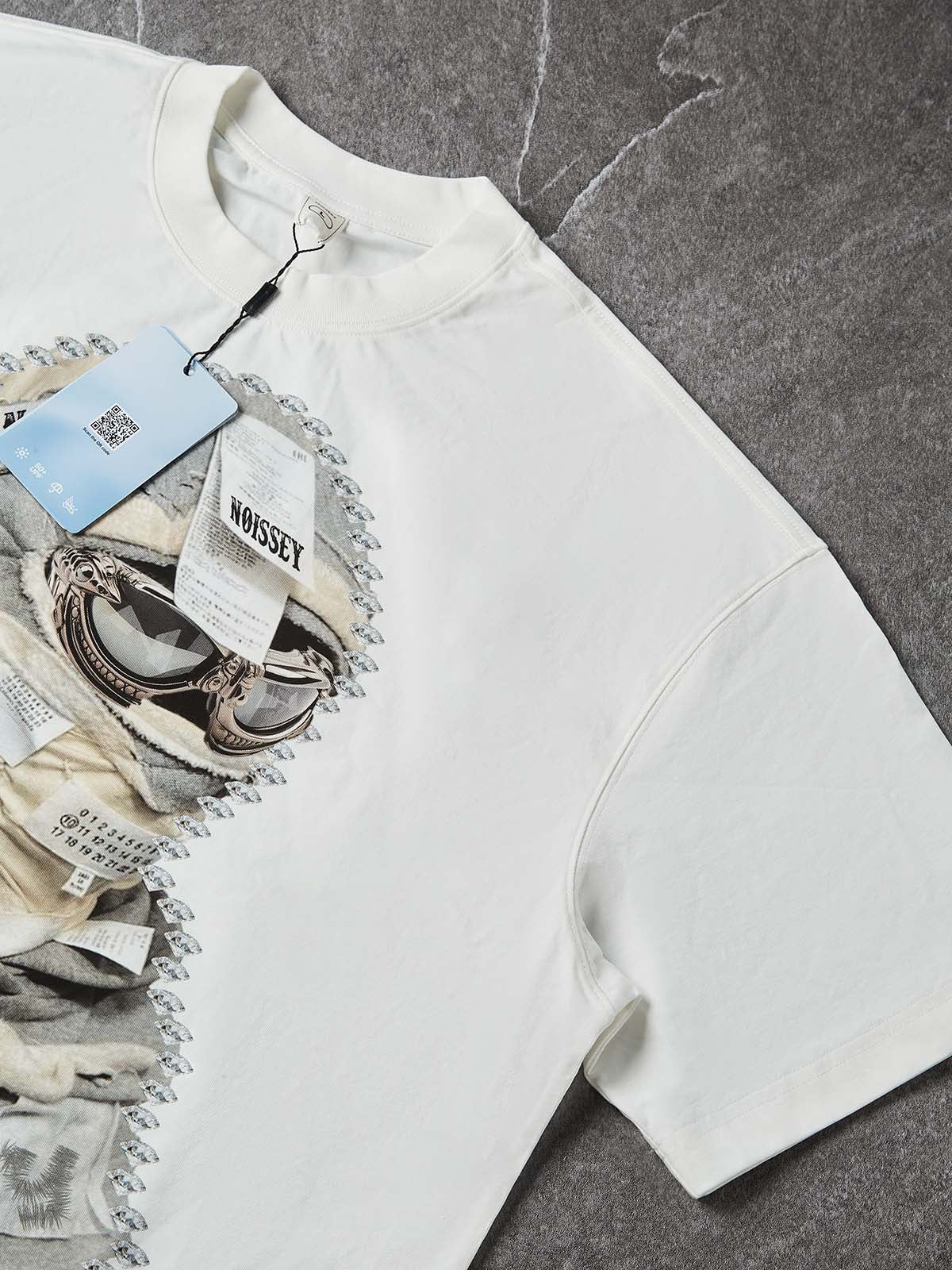 NOISSEY "Deconstructed Mask" Boxy Heavyweight Cooling Tee - White