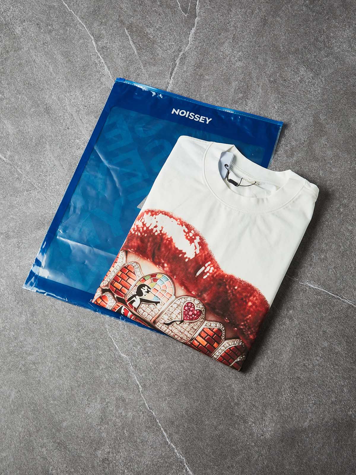 NOISSEY "Urban Heart" Brick Wall & Love Heart Grill Art Print T-Shirt - Racing White