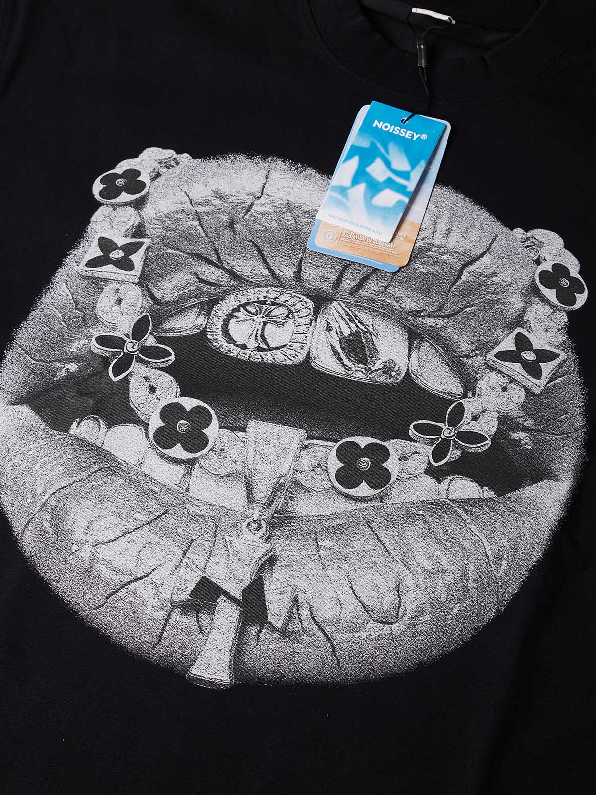 Boxy oversized T-shirt with black-white retro cross and lip print