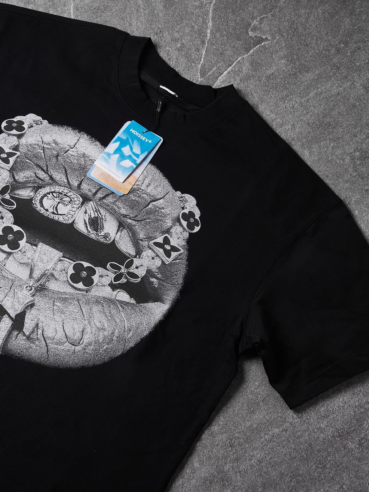 Boxy oversized T-shirt with black-white retro cross and lip print