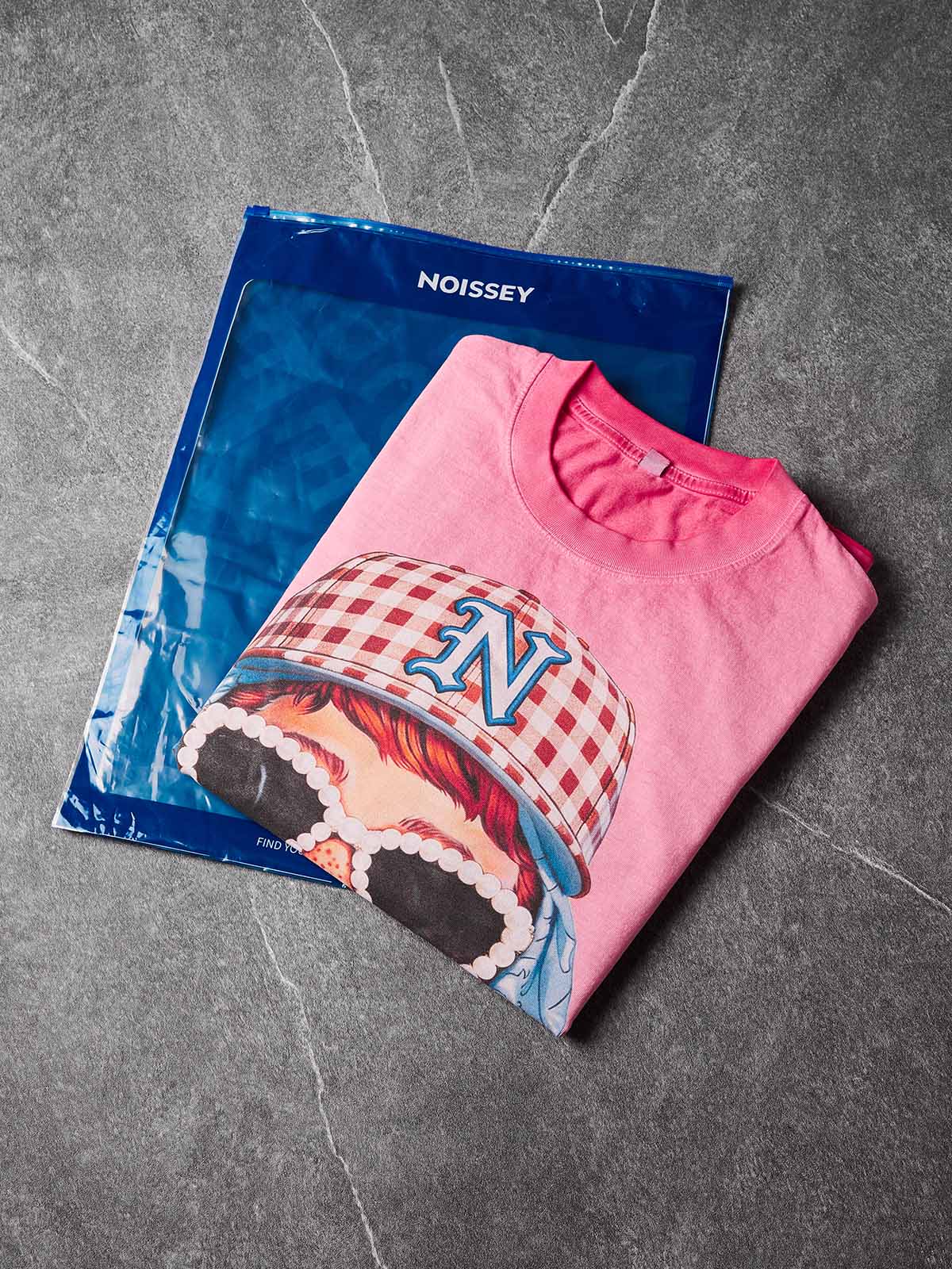 NOISSEY "Newman Defiance" Graphic Oversized Tee - Bubblegum Pink