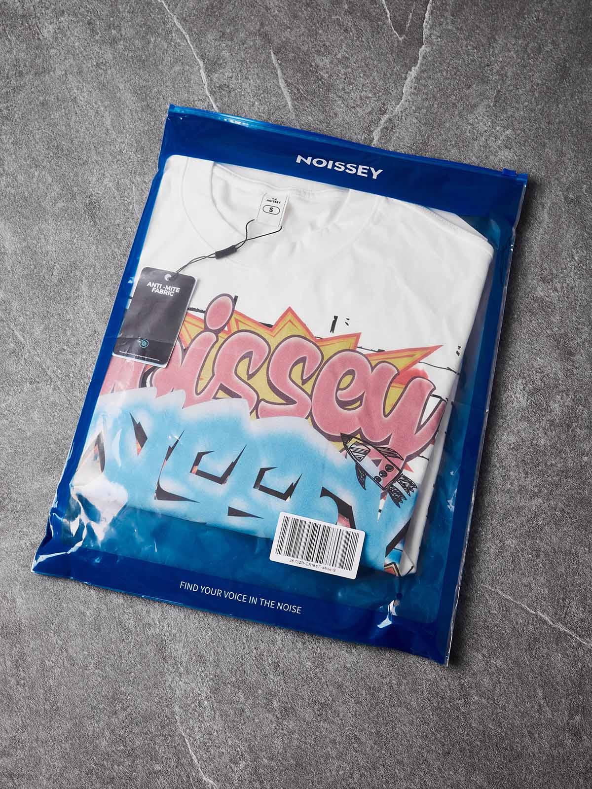 NOISSEY Multilayer Gradient Graffiti Long-Sleeve Tee - Pure White