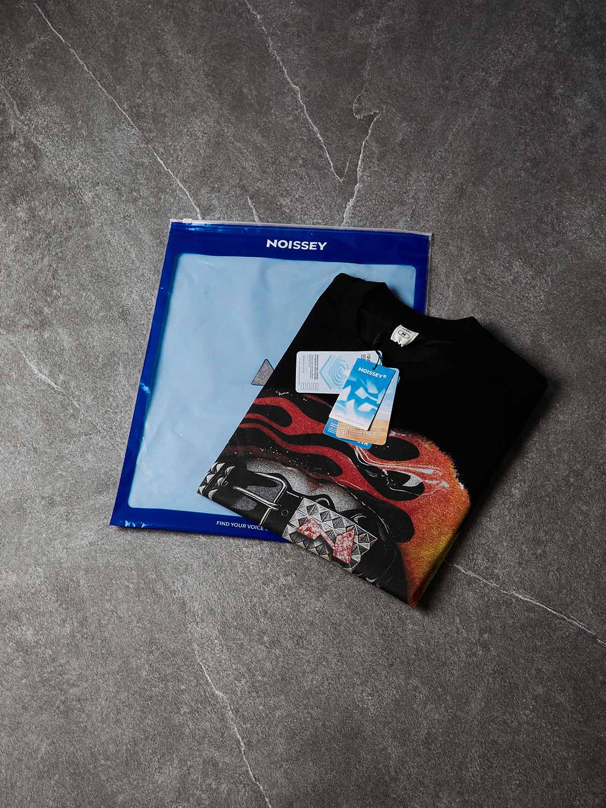 NOISSEY "Burnt Out Lips" Boxy Heavyweight Art Tee - Black