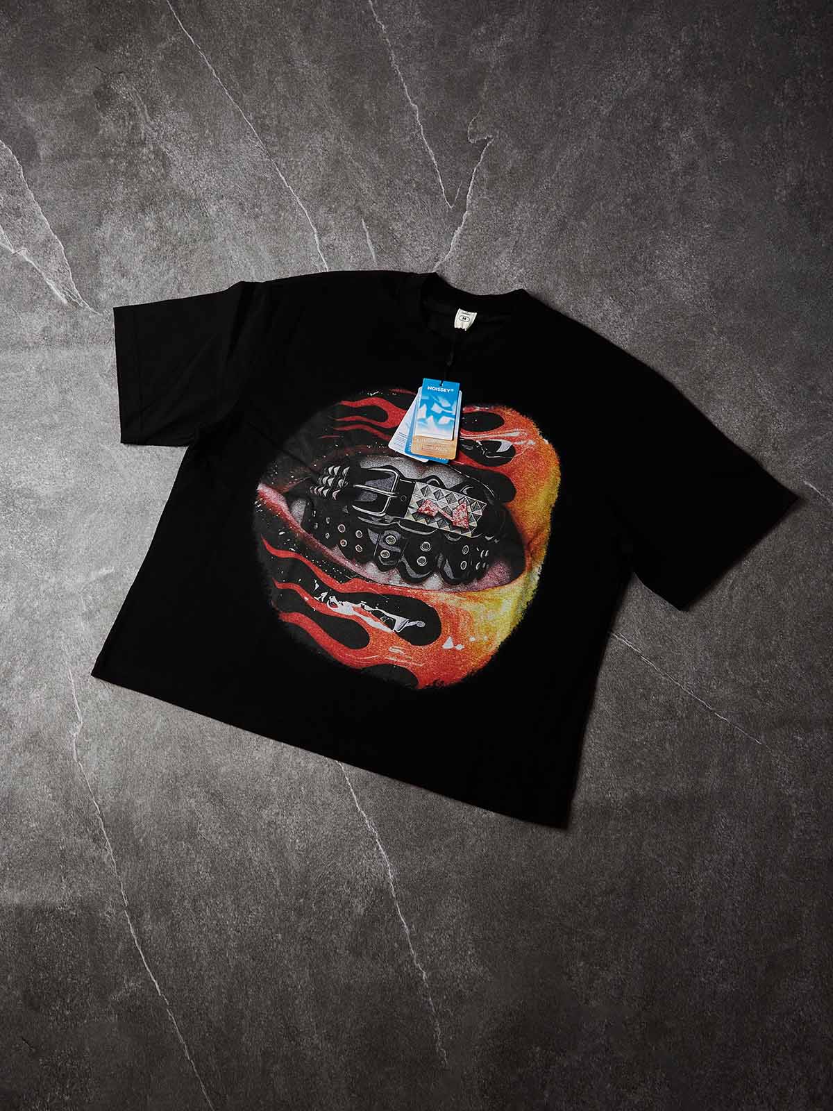 NOISSEY "Burnt Out Lips" Boxy Heavyweight Art Tee - Black