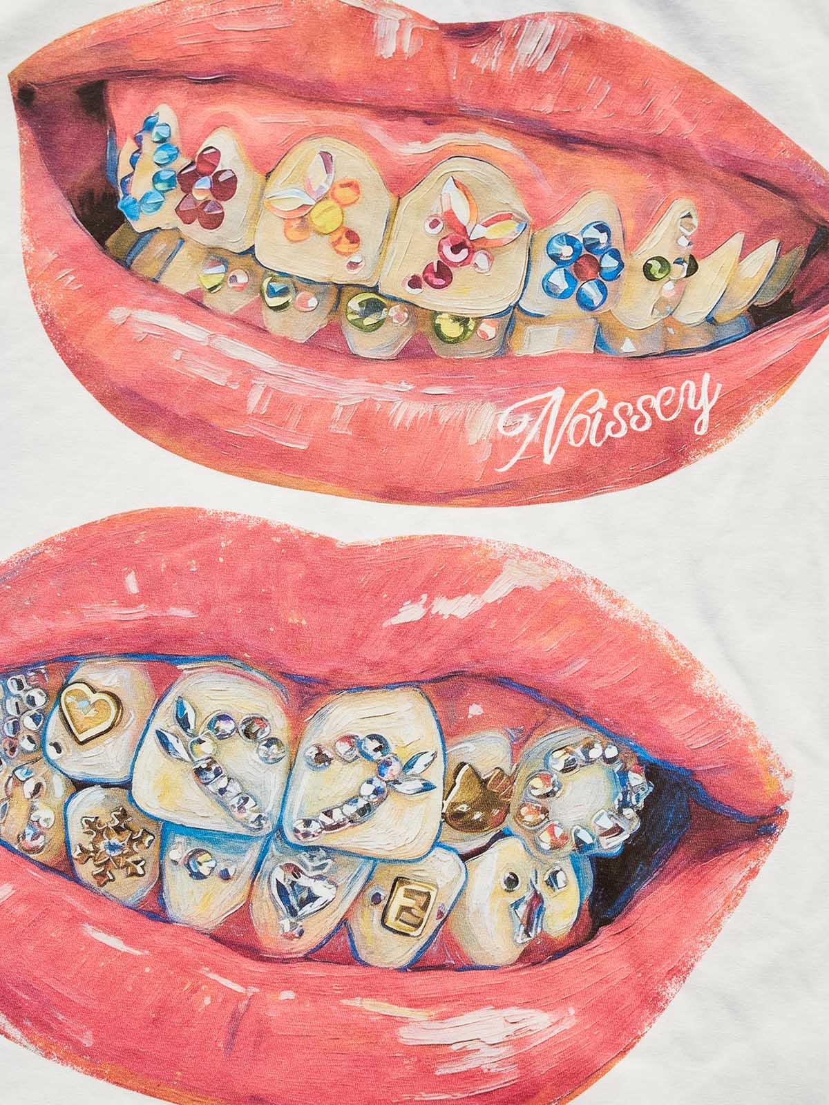 Close-up of the sketch-style grillz design with a realistic faux-diamond sparkle effect