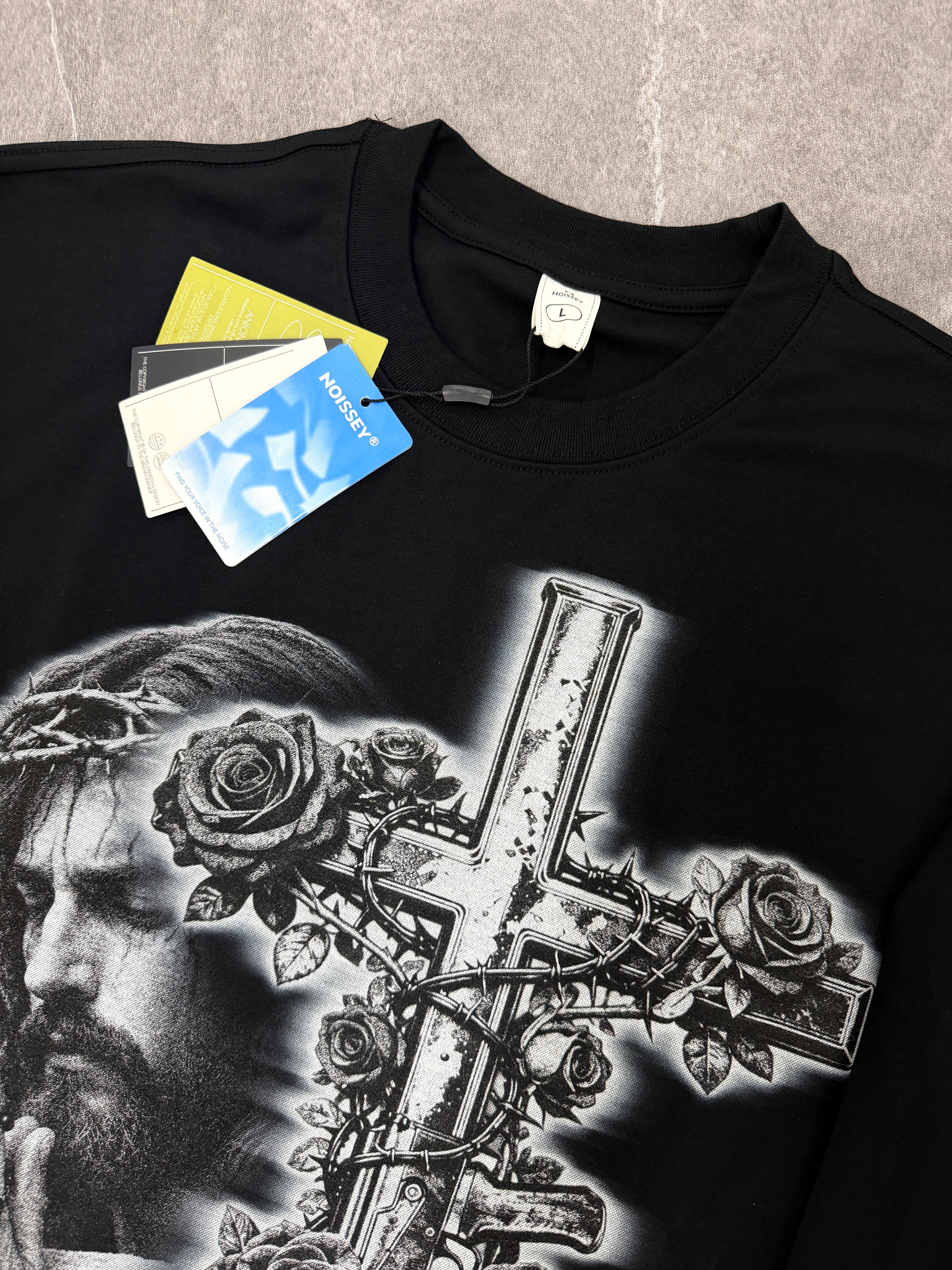 NOISSEY "Faith Over Fear" Praying Jesus &amp; Rose-Entwined AK-Cross Black Long Sleeve Tee
