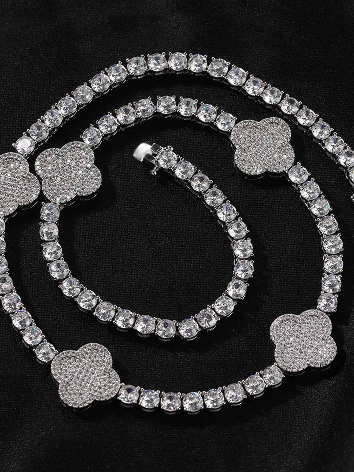 Four-Leaf Clover Hybrid Zircon Necklace & Bracelet