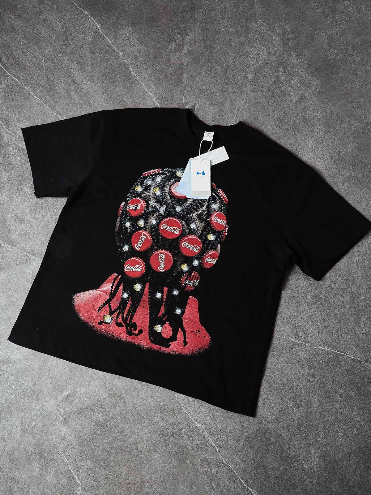 Studio layout of the 280GSM cotton tee highlighting the intense red pop-art contrast and the premium "NOISSEY" branding at the inner neck.