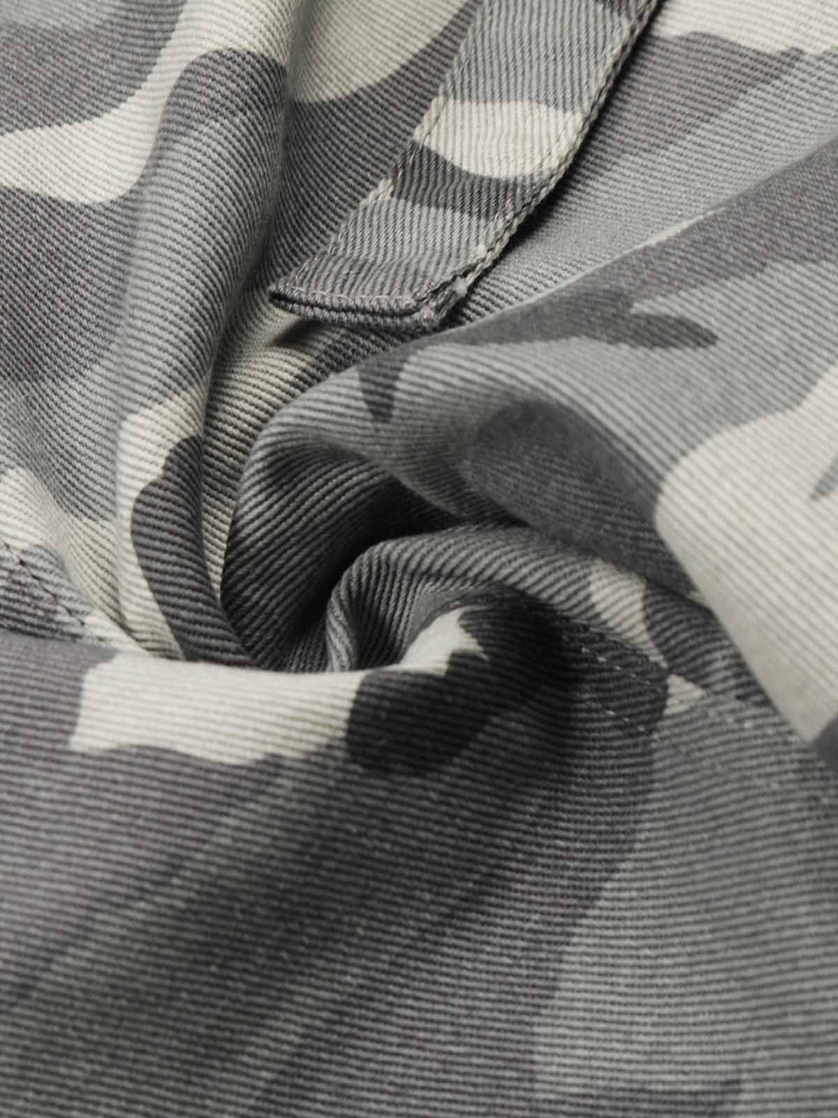 Small Curved Blade Camouflage Jeans