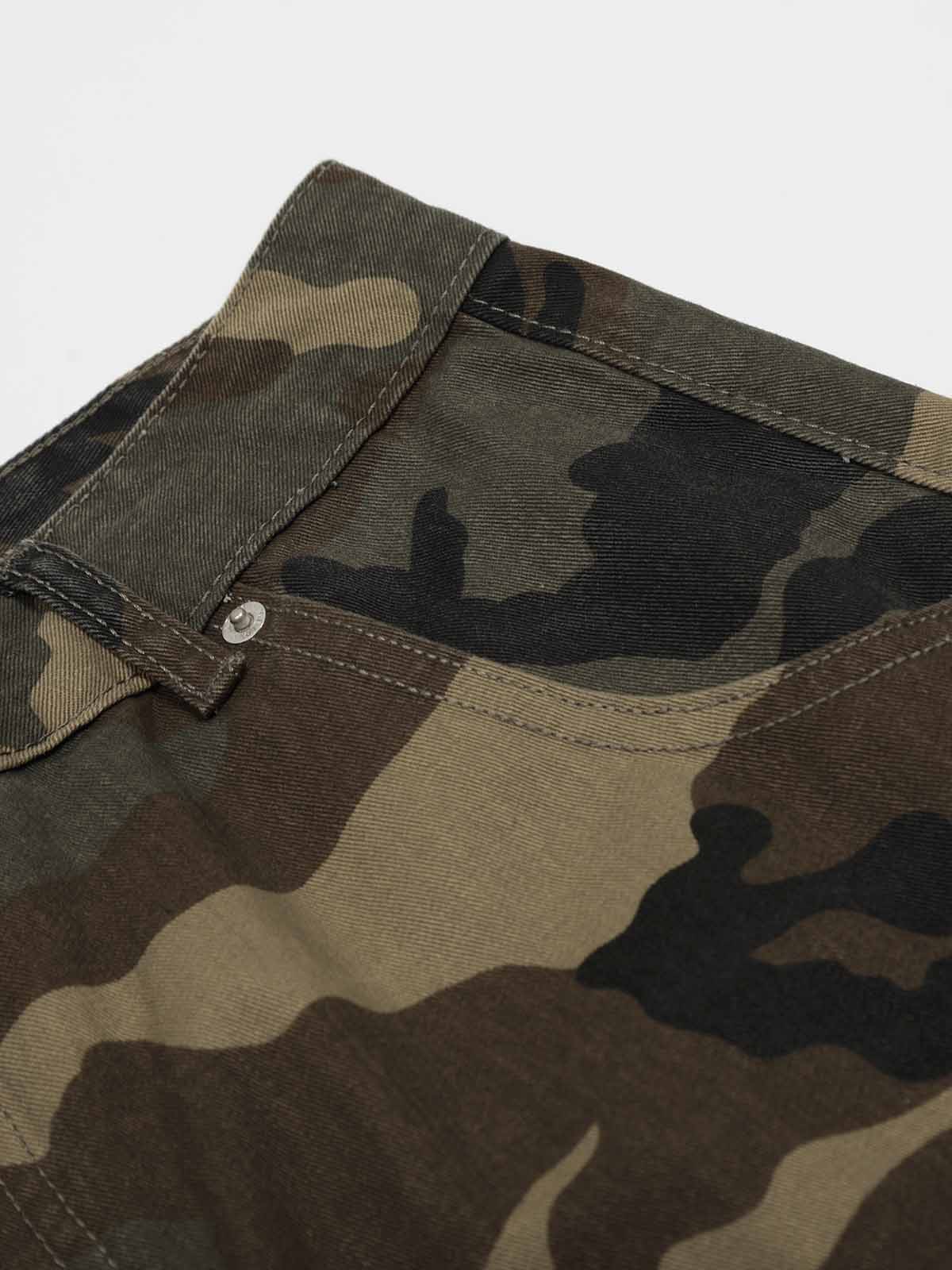Camouflage Loose Straight-Cut Short Jeans