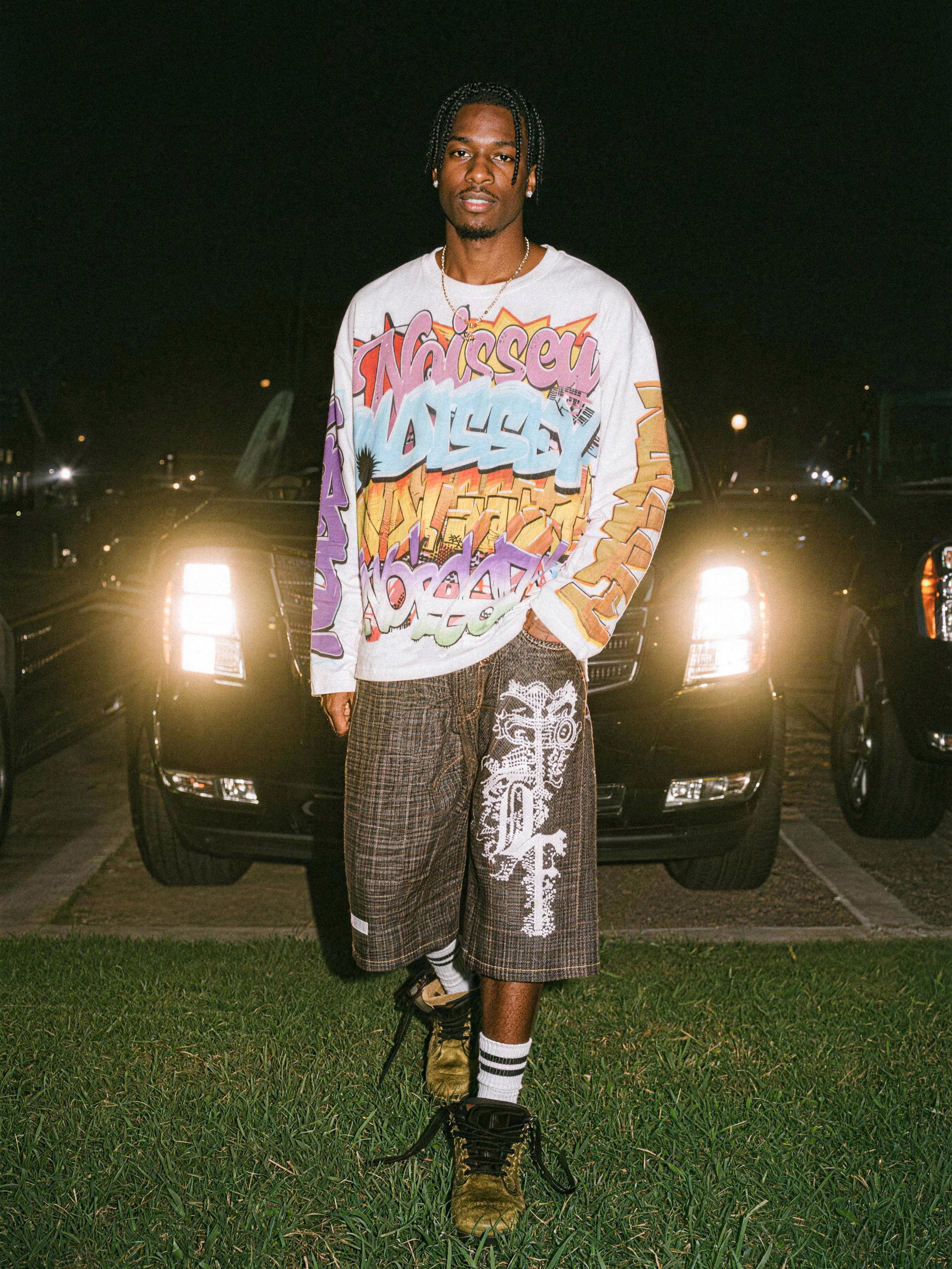NOISSEY Multilayer Gradient Graffiti Long-Sleeve Tee - Pure White