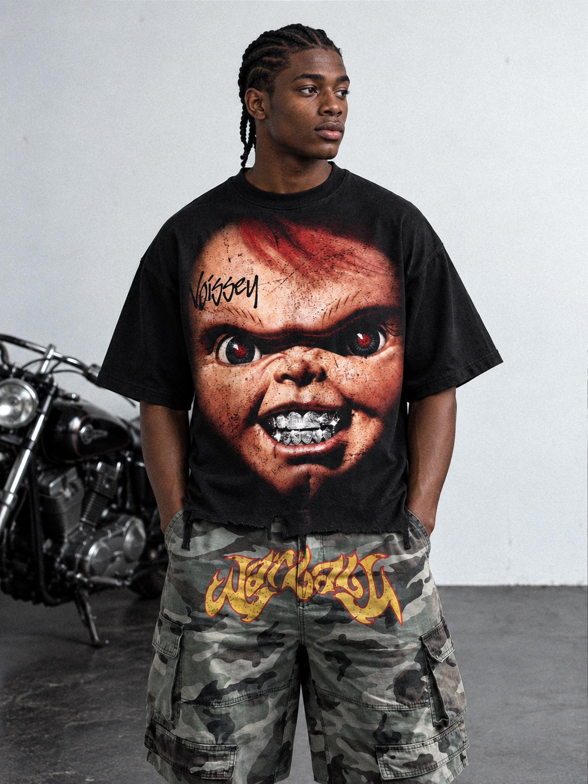 NOISSEY Chucky Vintage Distressed Boxy Hem Graphic Art Tee - Faded Black