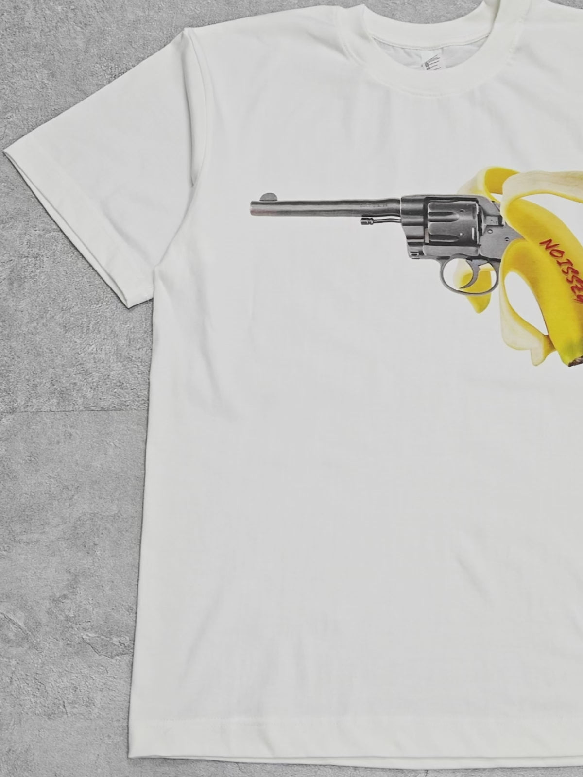 T-shirt amusant avec imprimé pistolet à banane