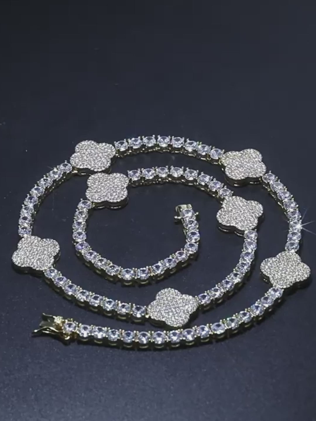 Four-Leaf Clover Hybrid Zircon Necklace & Bracelet