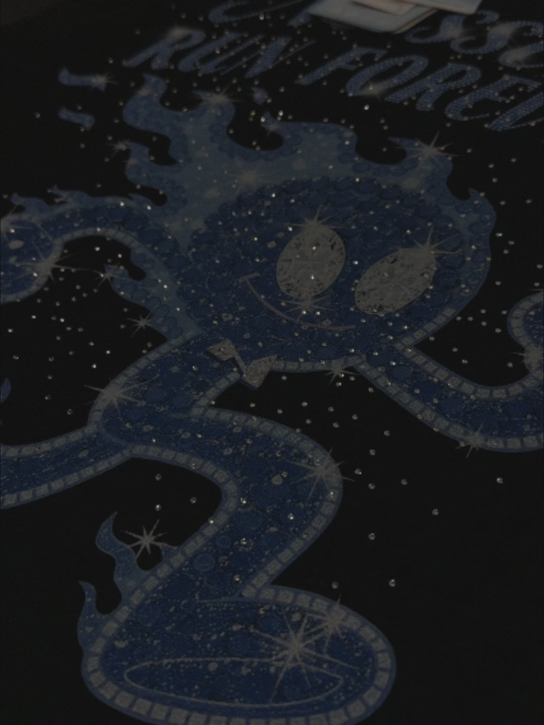 NOISSEY "RUN FOREVER" RHINESTONE ART - SHIMMERING OVERSIZED TEE