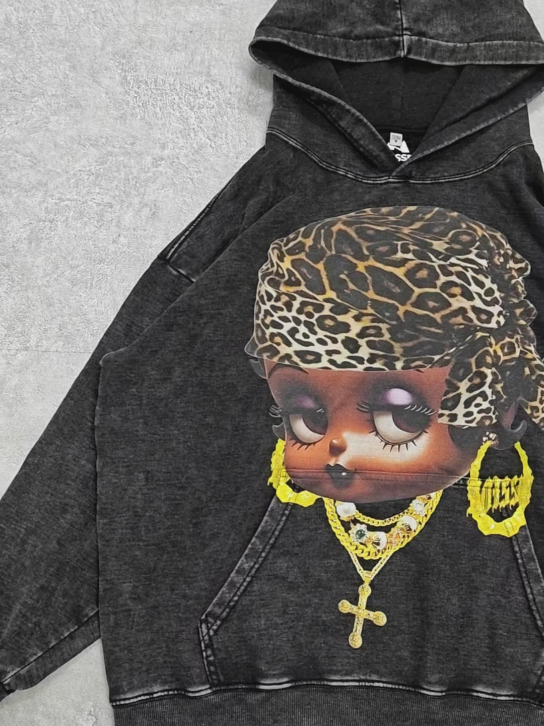 A hiphop style betty boop with a leopard turban 350g print hoodie