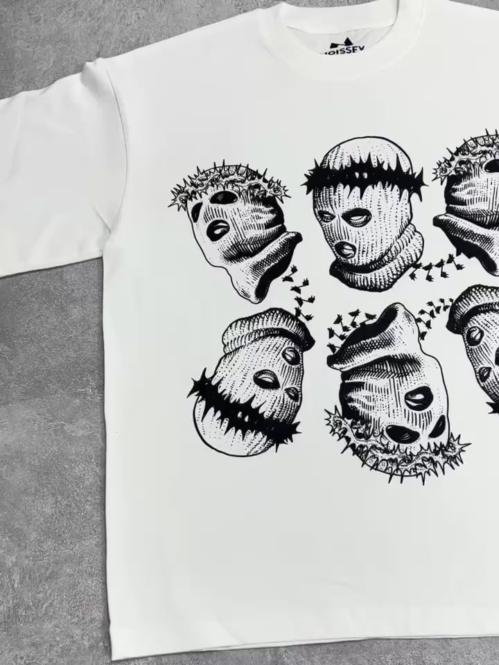 OBSTACLES &amp; DANGERS© Masked Thorn Trendiges Sweatshirt mit Rundhalsausschnitt
