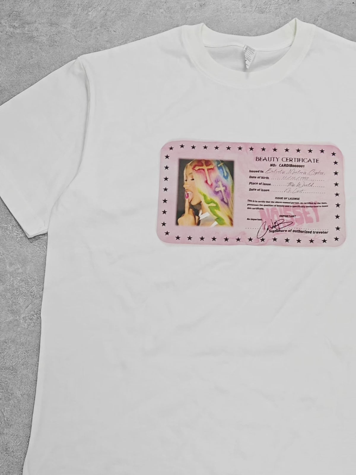 T-shirt imprimé avec carte d'identité CARDI B