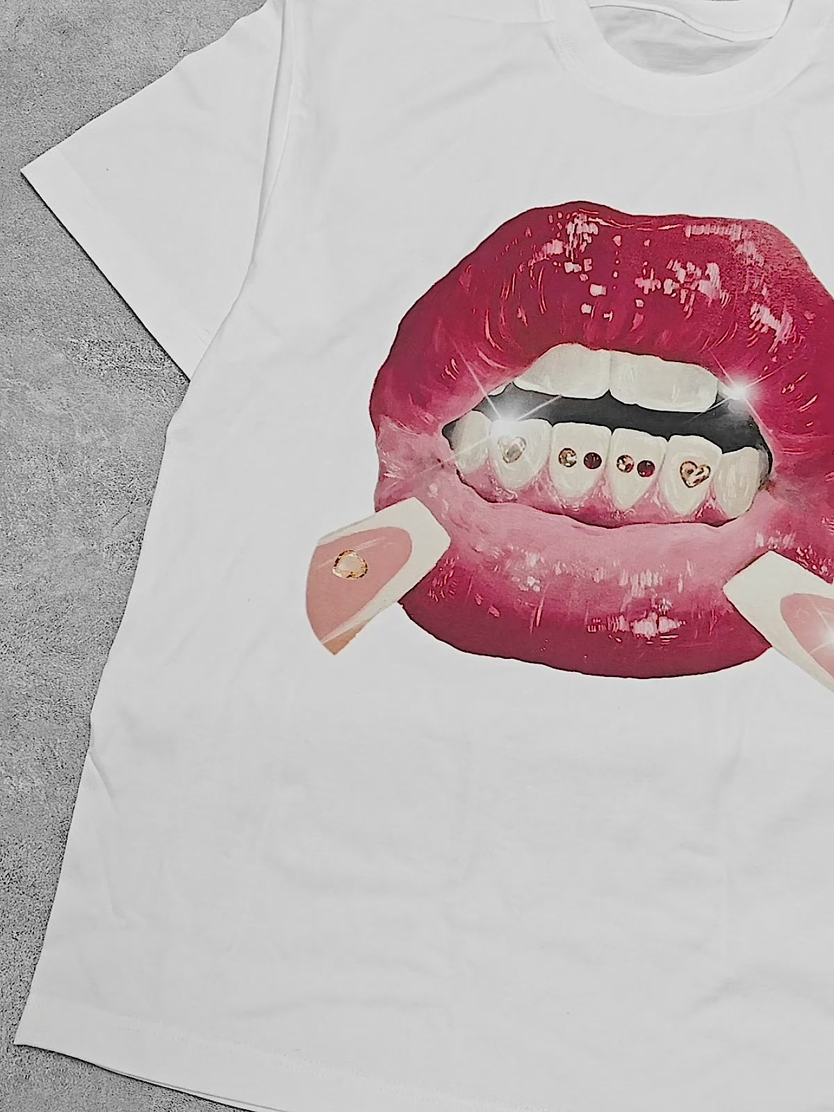 BOUNCE BACK© Red Lips Print T-Shirt