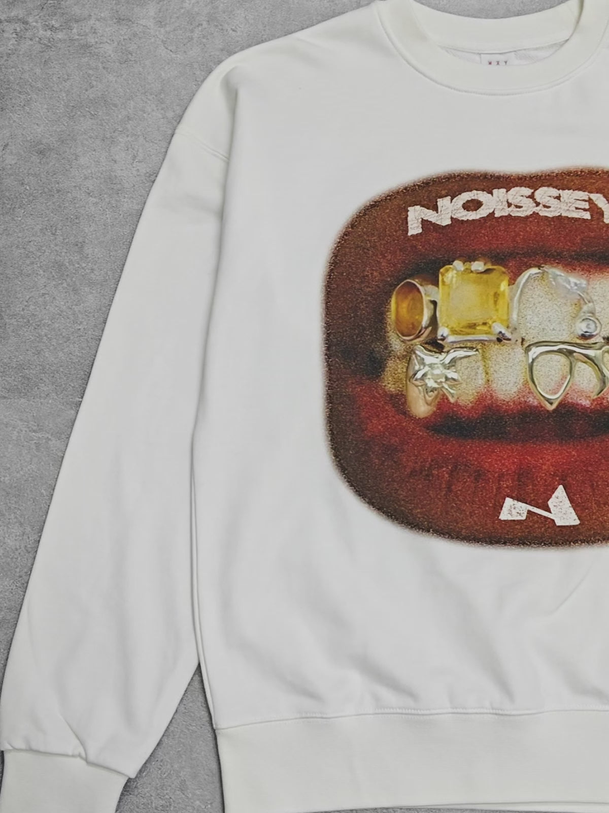 Sweat-shirt à imprimé rétro Lip Grills Noisey