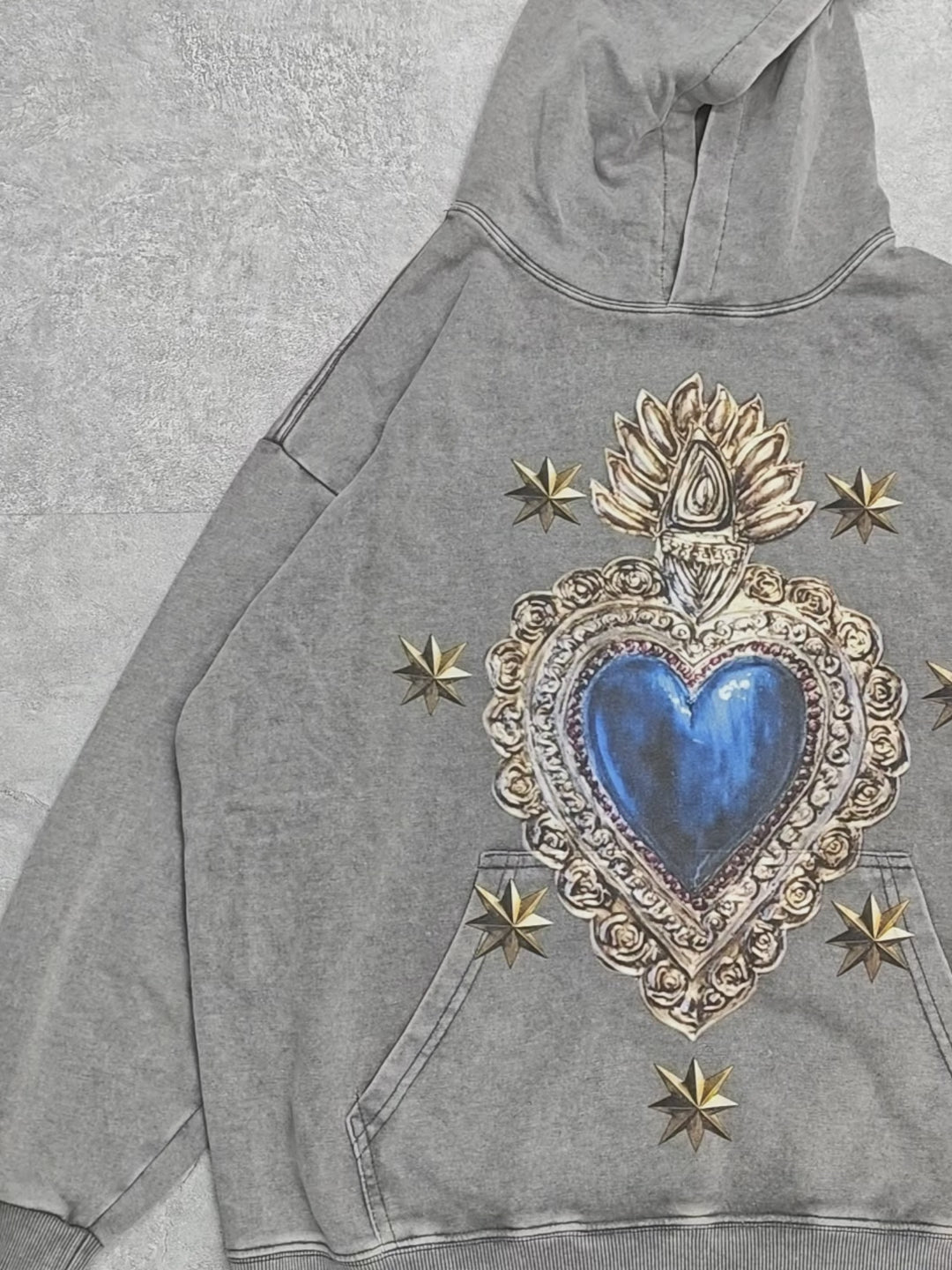 Blue Sacred Tin Heart Print 350g Washed Hoodie