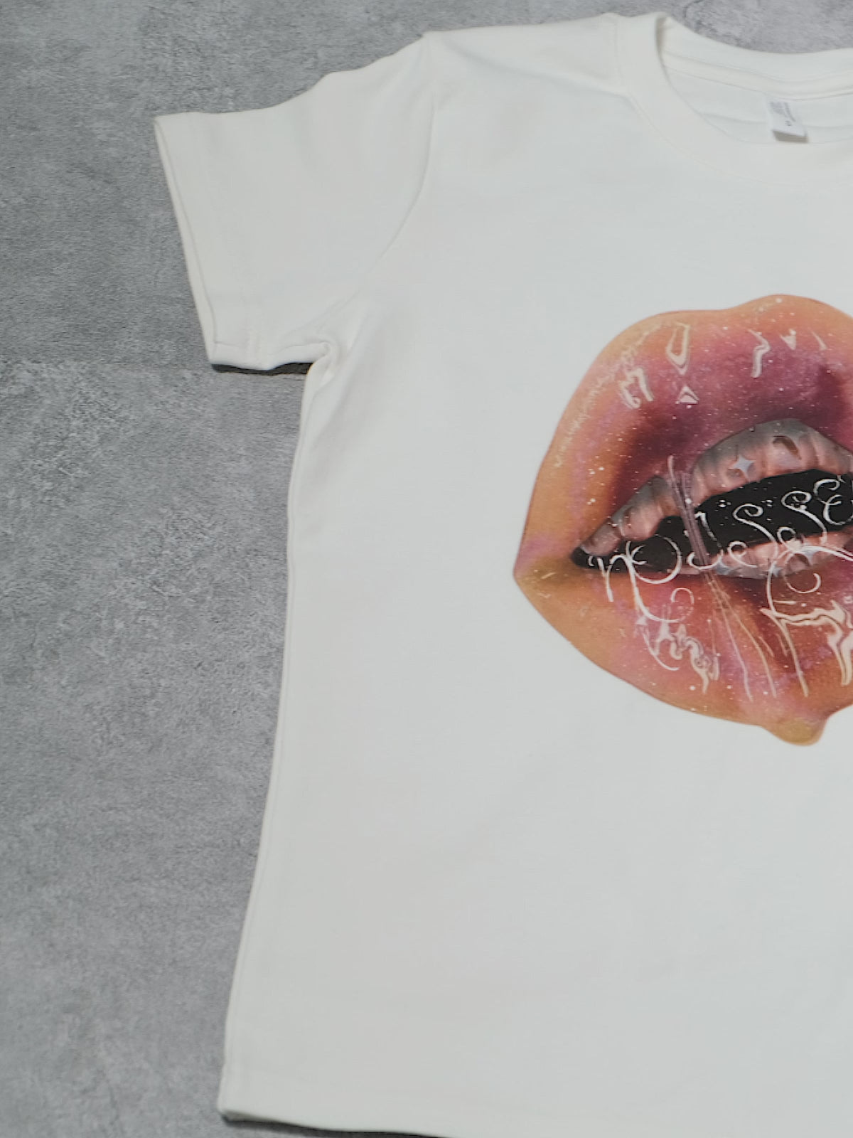 Lip & Teeth Print baby tee