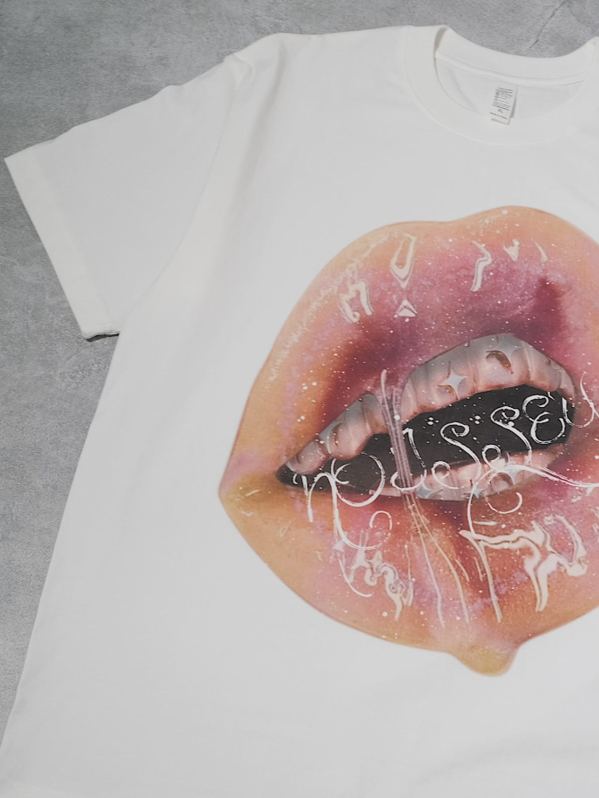 BOUNCE BACK© Sexy Pink Lips Print T-shirt