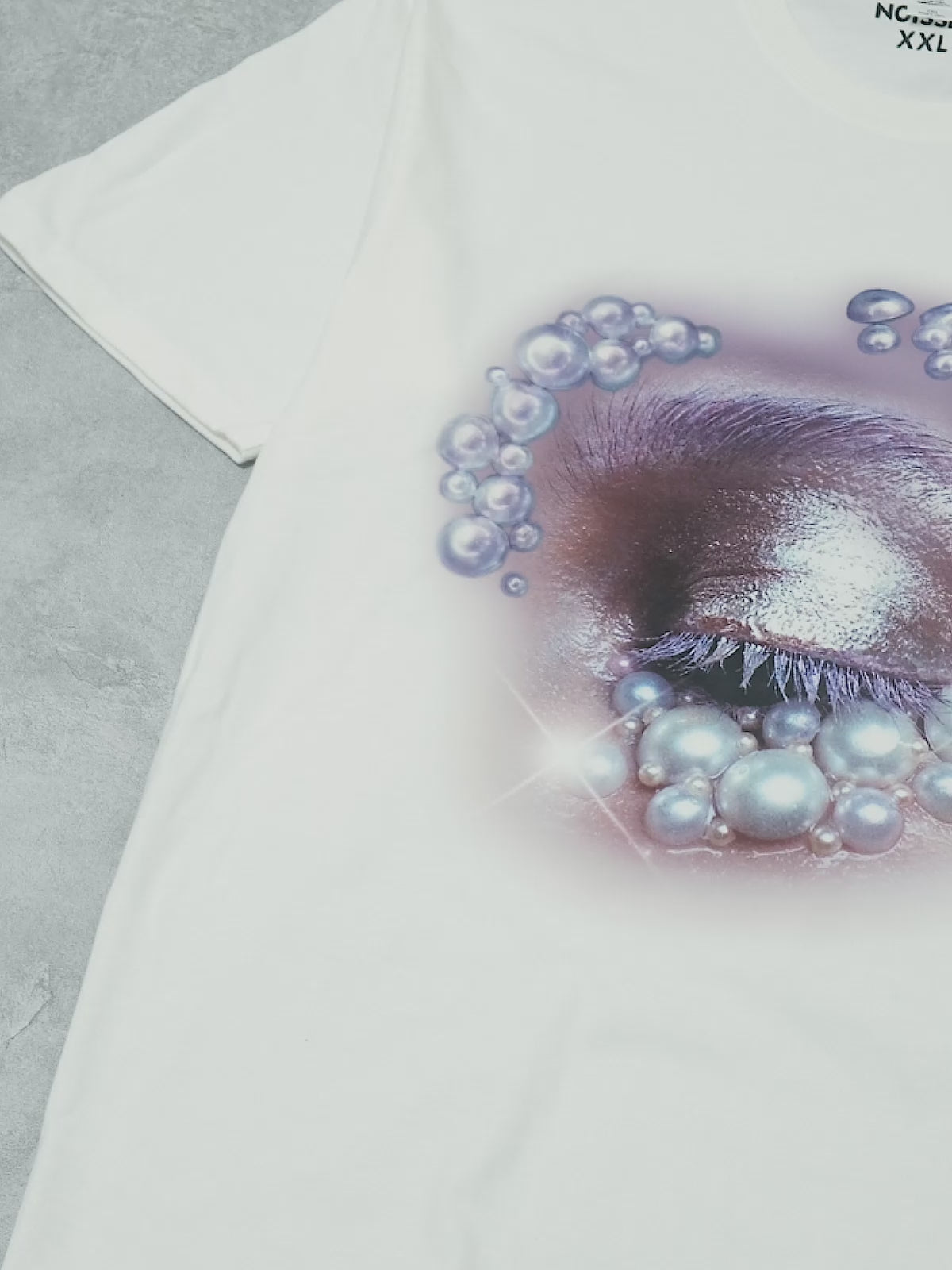 Gorgeous Pearl Eye Print Tee