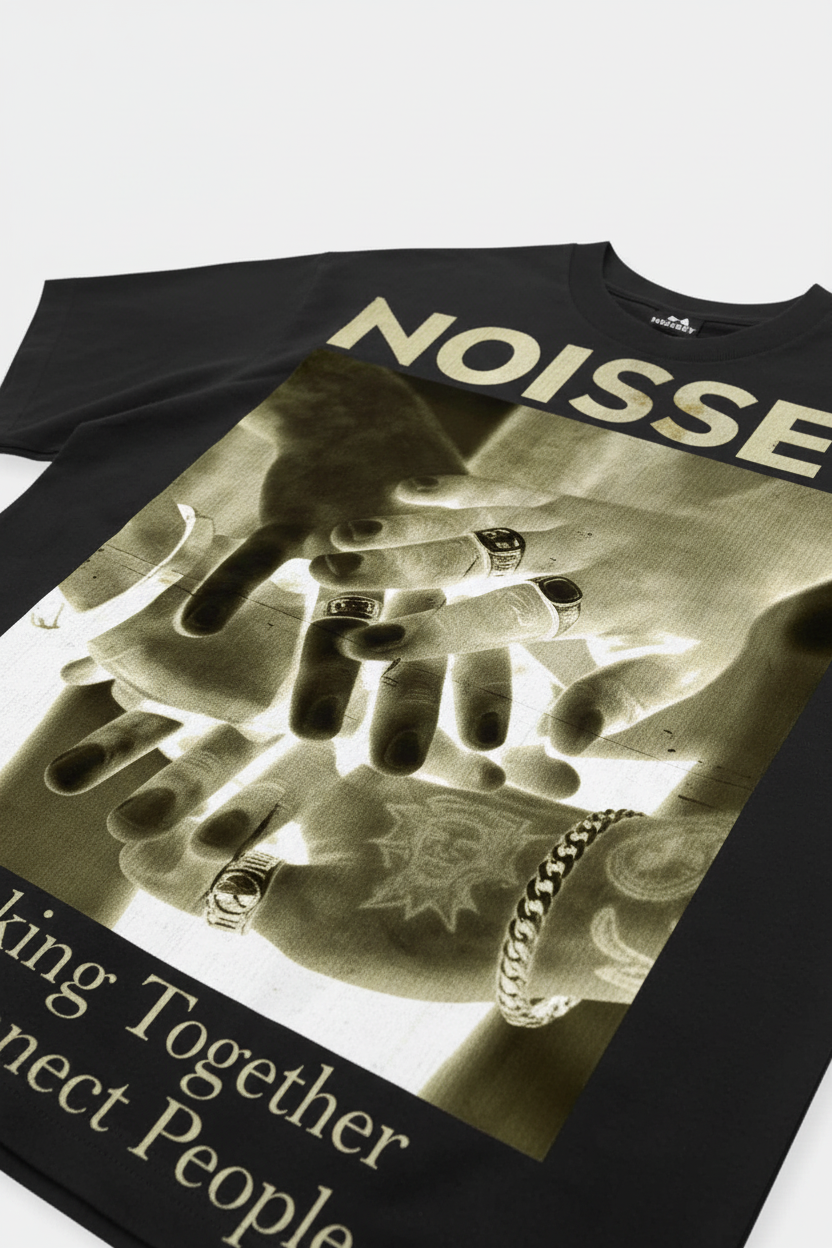 超真实斜视角度黑色T恤